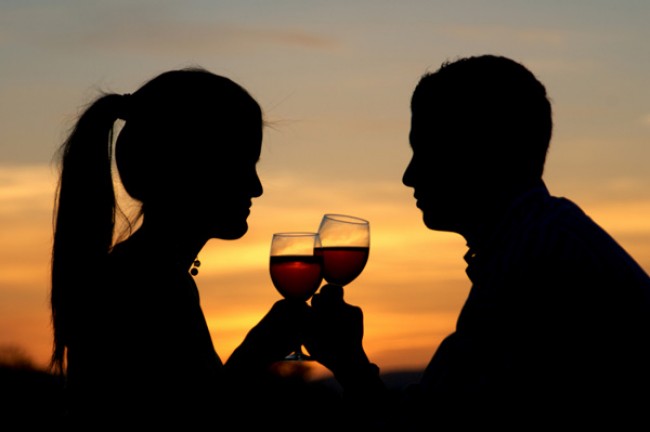 valentines-day-sunset-wine-couple-e1295471081282